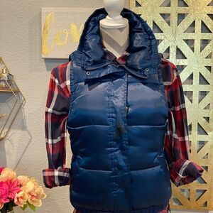 Navy Old Navy Puffer Vest
